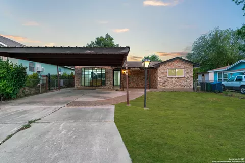 1638 W Ashby Pl, San Antonio, TX 78201