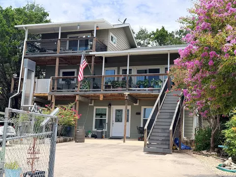 1135 Lakebreeze Dr, Canyon Lake, TX 78133