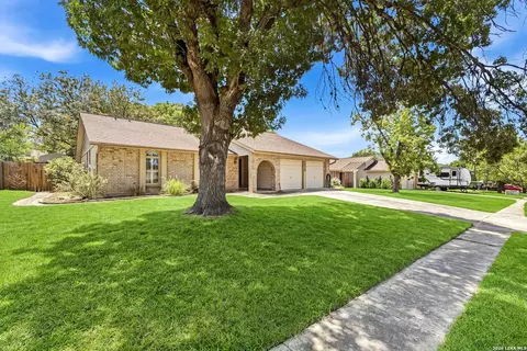 7338 Crownpiece St, San Antonio, TX 78240