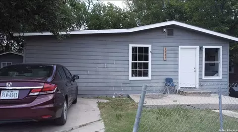 2035 Lyons St, San Antonio, TX 78207