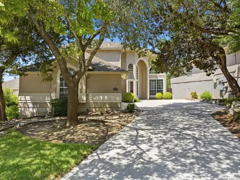 33 Greens Clf, San Antonio, TX 78216