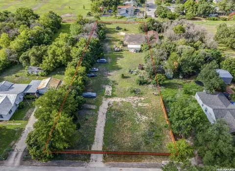 958 Holmgreen Rd, San Antonio, TX 78220