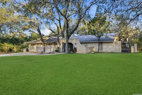 103 Castleoaks, Castle Hills, TX 78213