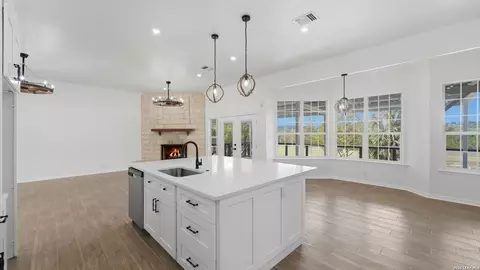 Kitchen - 1540 Shepherds Rnch, Bulverde, TX 78163 photo 3 of 3