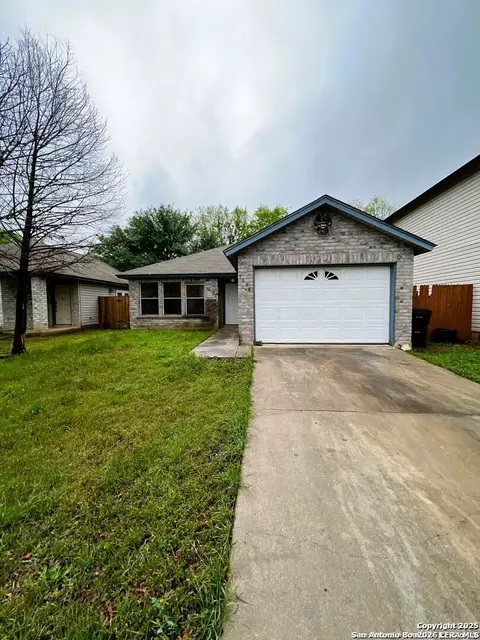 9638 Green Plains Dr, San Antonio, TX 78245
