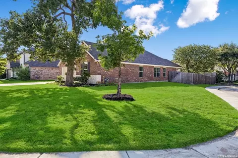 8512 Regusci Grv, Boerne, TX 78015