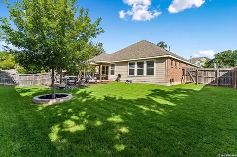 8512 Regusci Grv, Boerne, TX 78015