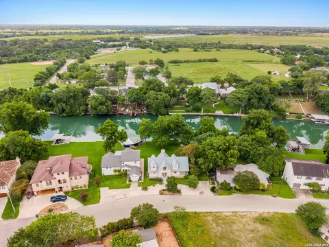 340 Rio Dr, New Braunfels, TX 78130
