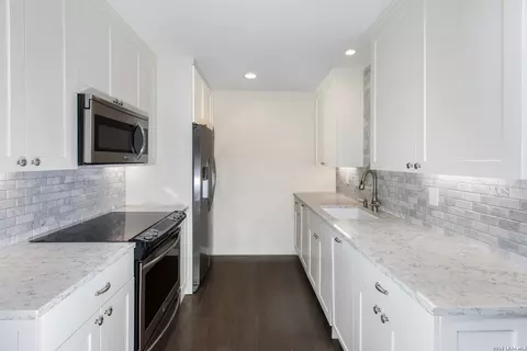 Kitchen - 325 River Rdg, Spring Branch, TX 78070 photo 5 of 5