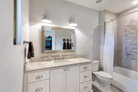 Bath - 325 River Rdg, Spring Branch, TX 78070 photo 5 of 11