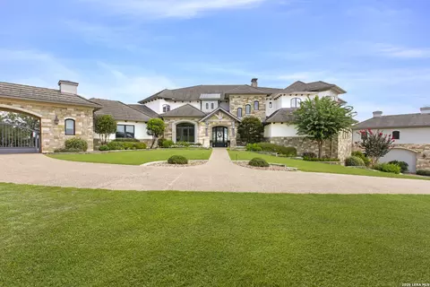 Exterior - 325 River Rdg, Spring Branch, TX 78070 photo 4 of 24