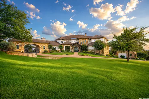 Exterior - 325 River Rdg, Spring Branch, TX 78070 photo 3 of 24