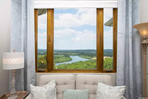 View/Area - 325 River Rdg, Spring Branch, TX 78070 photo 2 of 13