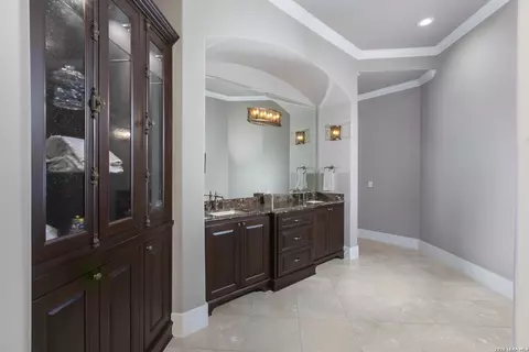 Bath - 325 River Rdg, Spring Branch, TX 78070 photo 1 of 11
