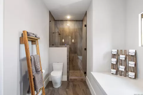 Bath - 325 River Rdg, Spring Branch, TX 78070 photo 7 of 11