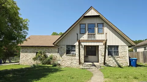 3230 Lammers St, Kerrville, TX 78028