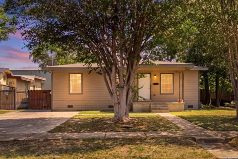 222 Rayburn Dr, San Antonio, TX 78221