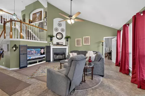 4 Nikita Dr, San Antonio, TX 78248