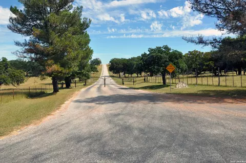 1775 Aviation Loop, Fredericksburg, TX 78624