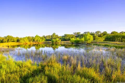 9549 County Road 277, Gillett, TX 78116