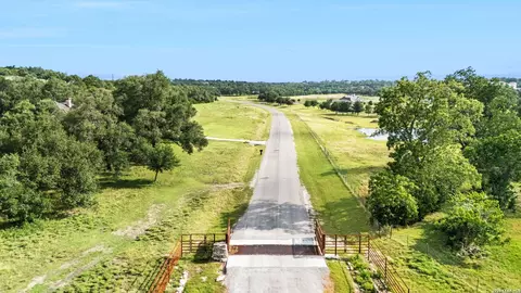 225 Doehne Oaks, New Braunfels, TX 78132