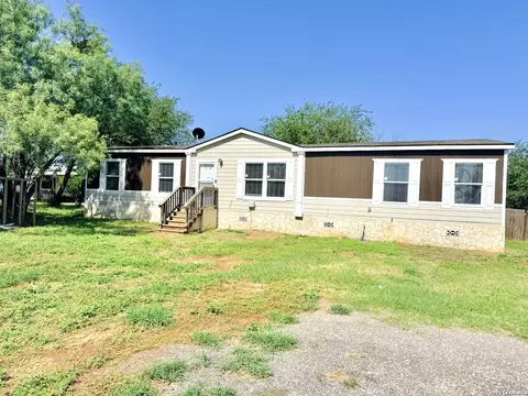 10203 Hackelberg Rd, Atascosa, TX 78002