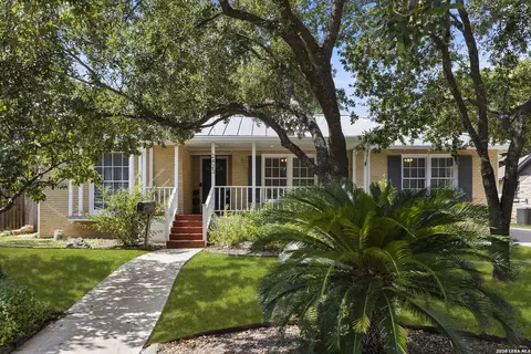2423 W Summit Ave, San Antonio, TX 78228