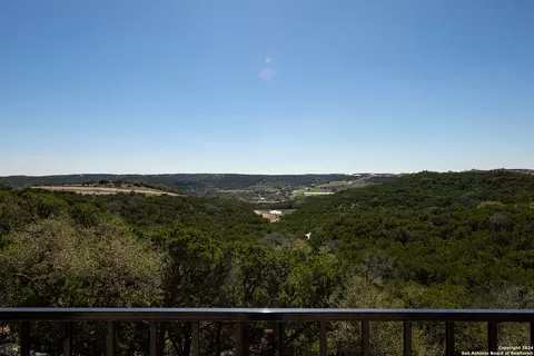 27 Mariposa Pkwy E, Boerne, TX 78006