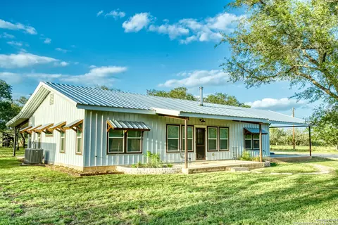 Exterior - 623 Fm 1796, Utopia, TX 78884 photo 4 of 10
