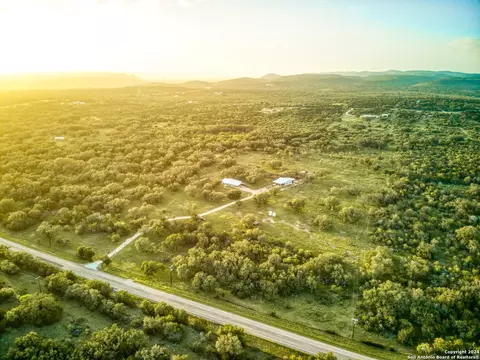 View/Area - 623 Fm 1796, Utopia, TX 78884 photo 5 of 7