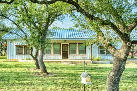 Exterior - 623 Fm 1796, Utopia, TX 78884 photo 1 of 10