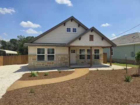 1746 Blueridge Dr, Canyon Lake, TX 78133