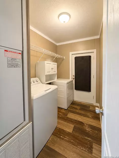156 County Road 7752, Devine, TX 78016 photo 10