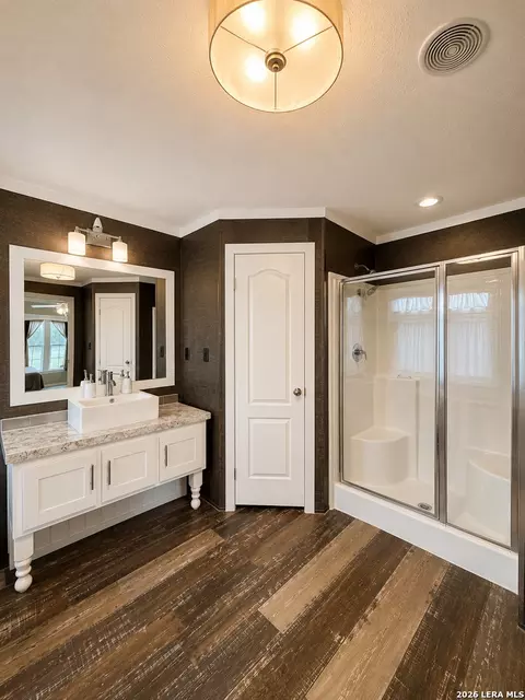 156 County Road 7752, Devine, TX 78016 photo 9