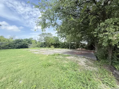 246 W Lachapelle, San Antonio, TX 78204