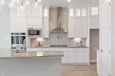 9015 Mendrin Rdg, Fair Oaks Ranch, TX 78015