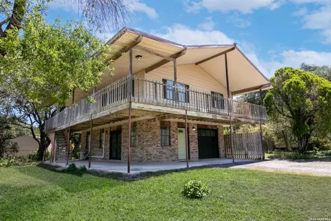 582 Orbit Dr, Canyon Lake, TX 78133