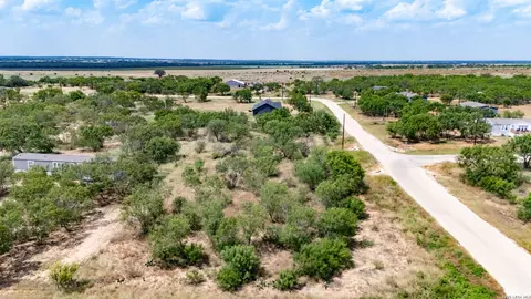 100 County Road 2669, Devine, TX 78016 photo 15