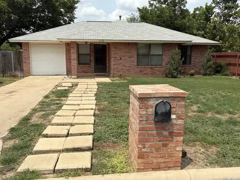 2110 21st, Hondo, TX 78861