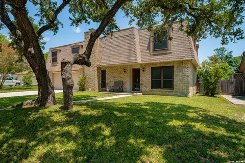606 Cordoba Dr, Universal City, TX 78148