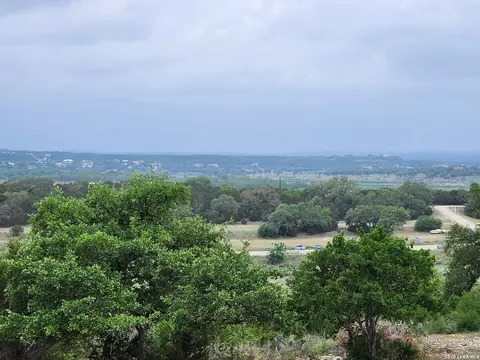 1279 Kings Cove Dr, Canyon Lake, TX 78133