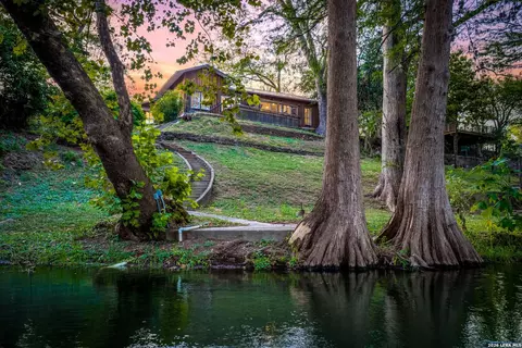 2221 Gruene Rd, New Braunfels, TX 78130