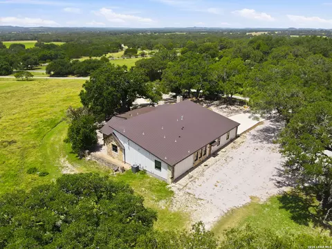 1668 Rocky Rd, Blanco, TX 78606