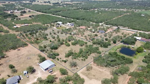 705 Rawhide Rd, Seguin, TX 78155