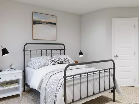 Bedroom - 11123 Luckenbach Loop, Converse, TX 78109 photo 7 of 8