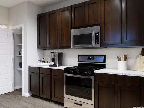 Kitchen - 3227 Katzer Ln, Converse, TX 78109 photo 2 of 3