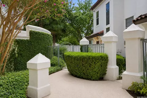 208 Grandview UNIT 5, Alamo Heights, TX 78209