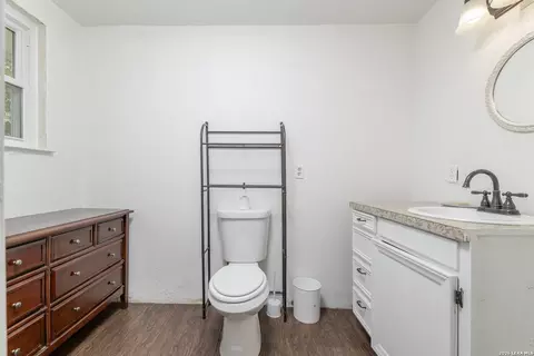 Bath - 1628 County Road 357, Utopia, TX 78884 photo 3 of 3