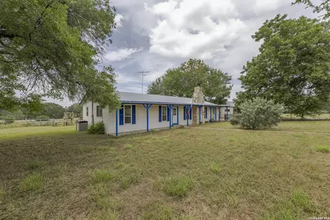 Exterior - 1628 County Road 357, Utopia, TX 78884 photo 4 of 9
