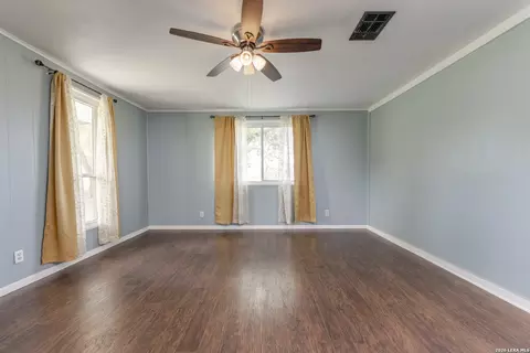 Living - 1628 County Road 357, Utopia, TX 78884 photo 6 of 7